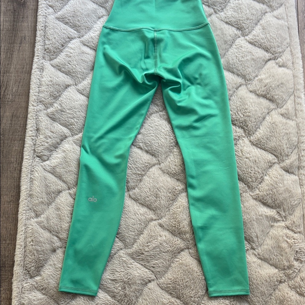 ALO Yoga Vibrant Green Leggings